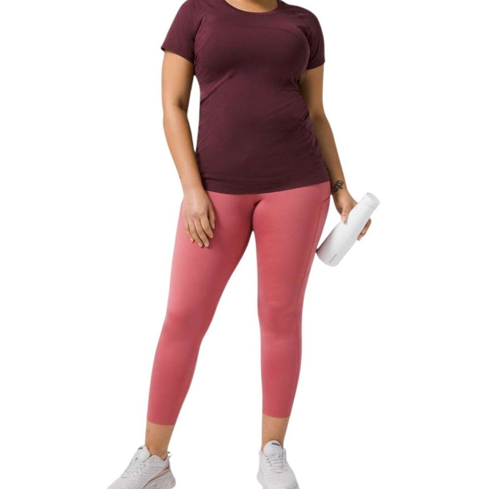 Lululemon Swiftly Tech Short Sleeve 2.0 Cassis - Picture 8 of 9